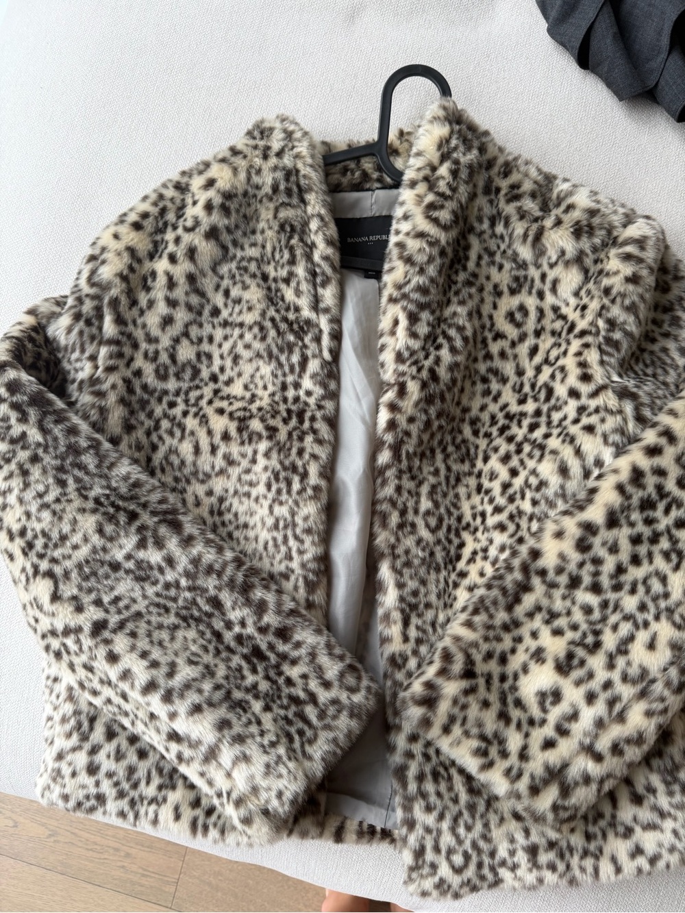 Banana Republic Leopard-Print Faux Fur Jacket - Cream & Brown size M